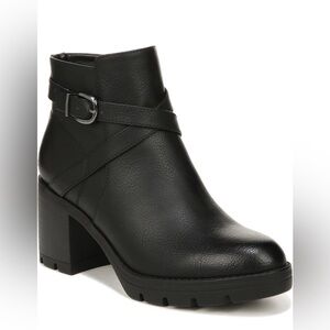 Naturalizer Madalynn Black Water-Repellent Ankle Boots • Size 12 • Chic + Comfy